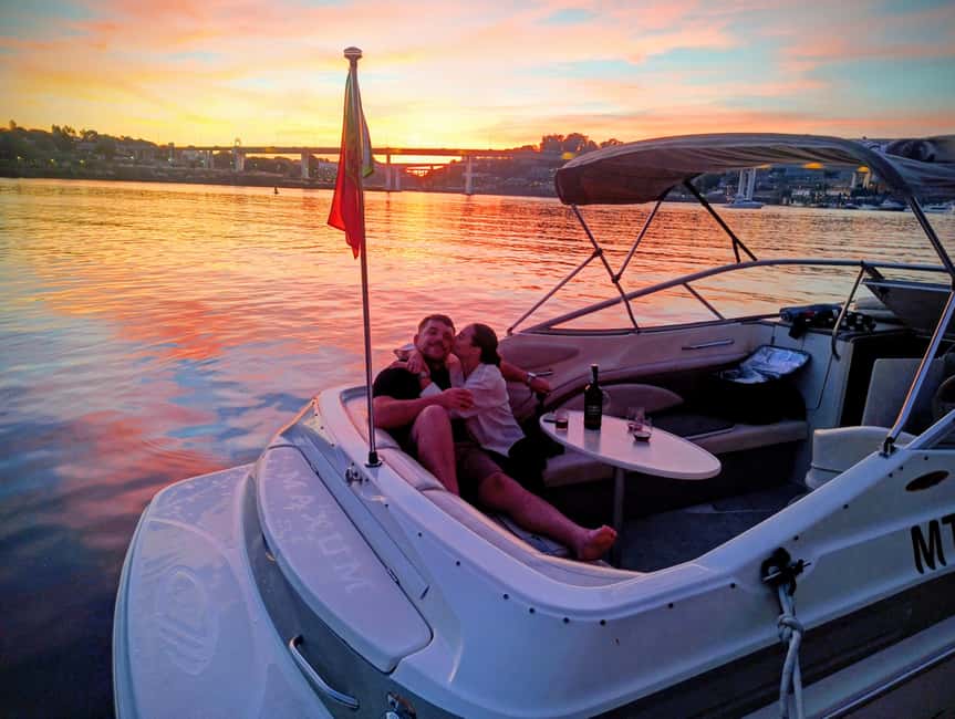 Porto: Douro River Cruise & Boat Tour with Port Wine Tasting - Leaving Marina do Freixo for the city center
