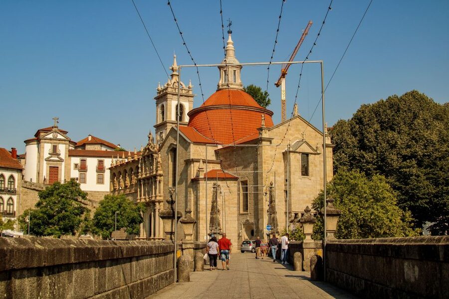 Porto: Douro Valley History & Wine Tour with Cruise & Lunch - The wine estate explains how Port is made