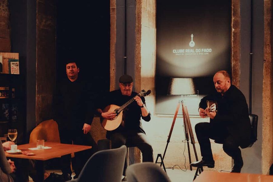 Porto: Fado Live Music, Wine & Cultural Introduction - Why the small room improves the performance