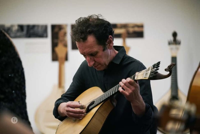 Porto: Fado & Port Wine in Traditional Portuguese Music Shop - A one-hour Fado show with real emotional weight