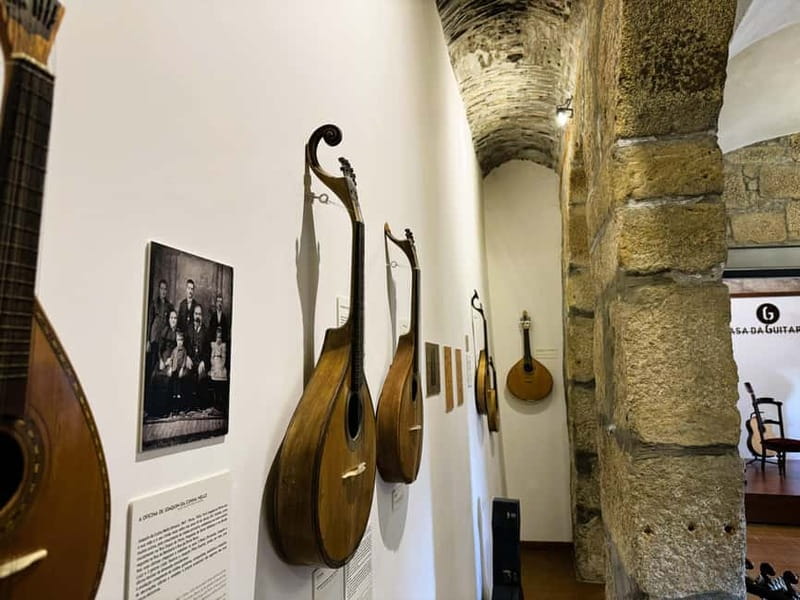 Porto: Fado & Port Wine in Traditional Portuguese Music Shop - The location makes an easy evening plan