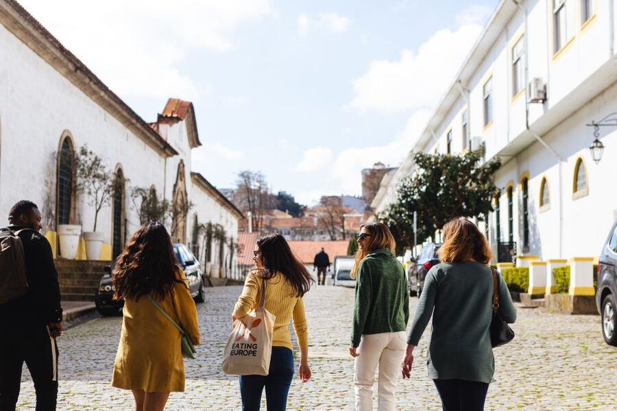 Porto: Food & Wine Tasting Walking Tour with Port Wine Cave - Should you book it?
