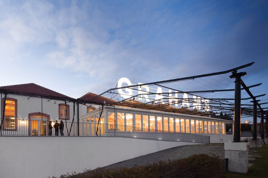 Porto: Graham's Port Lodge Tour with Premium Wine Tastings - Practical details before you book