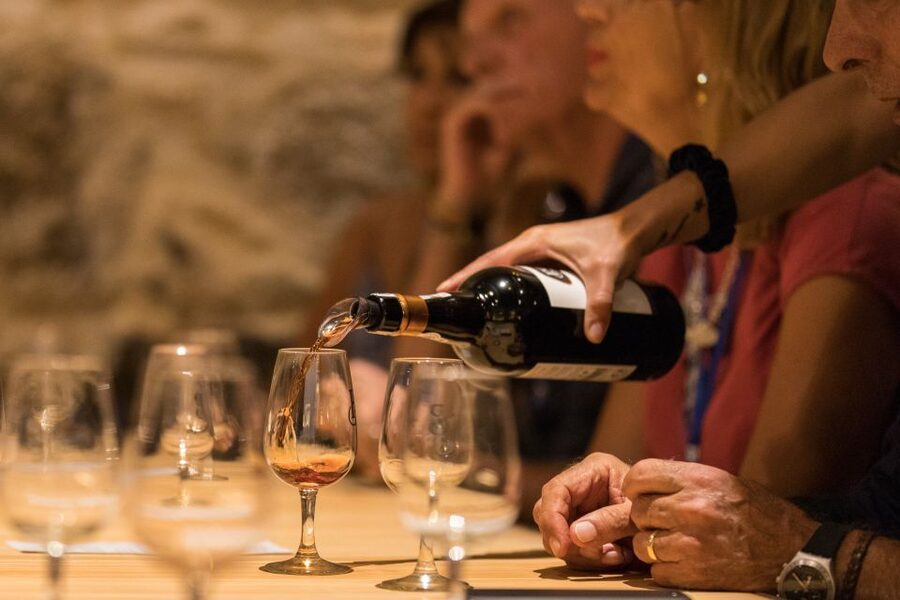 Porto: Guided Tour and Tasting of 3 Port Wines at Poças - Key points to know before you book