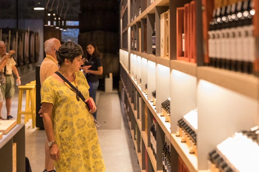 Porto: Guided Tour and Tasting of 3 Port Wines at Poças - Who will enjoy this Port tasting most