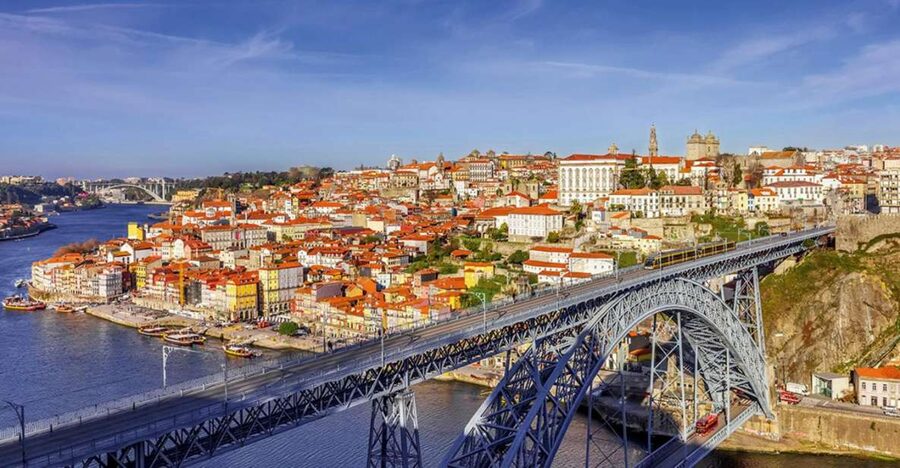 Porto Half-Day Tour and Wine Tasting - São Bento Station and Porto’s public face