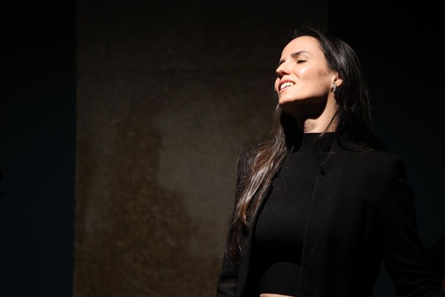 Porto: Intimate Fado Show & Port Wine in Trindade Noble Hall - Finding the Trindade Church entrance