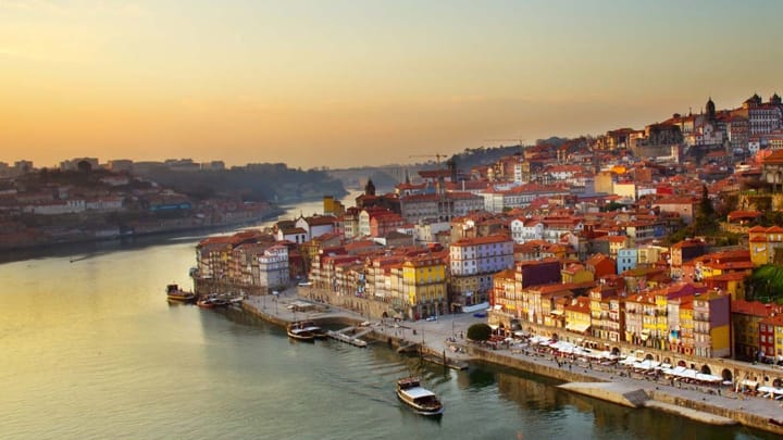 Porto: Port Wine Tour with 7 Port Tastings - The first cellar: port history with a formal introduction