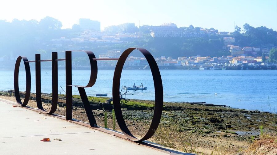 Porto: Private Tuk-Tuk Tour with Short Walks and Wine - Key points at a glance