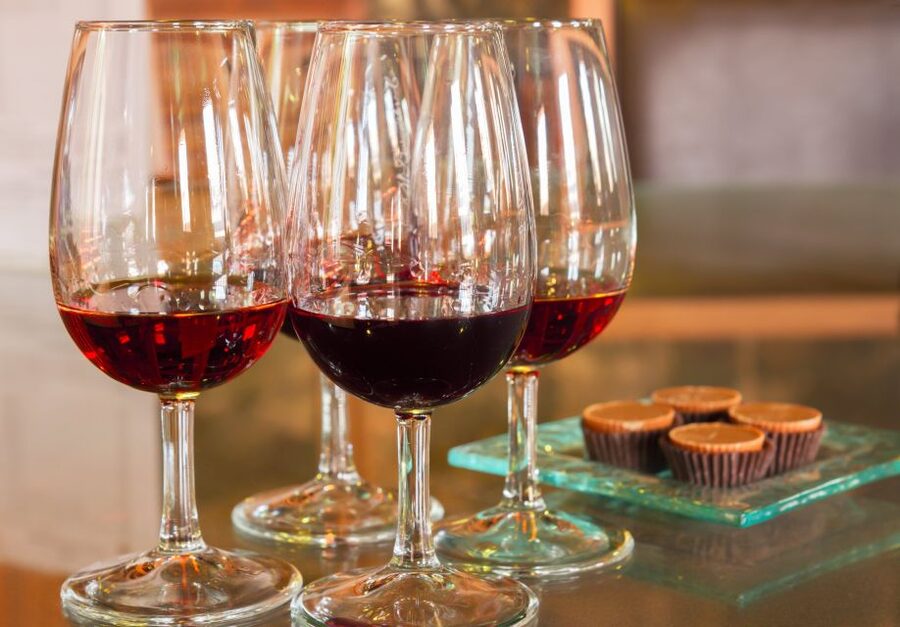 Porto: Tuk-Tuk Tour, Douro River Cruise, and Wine Tasting - Who will get the most from this tour