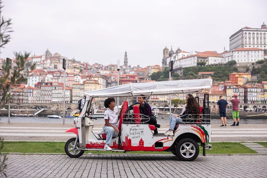 Porto: Tuk tuk Tours with Port Wine Tasting - Ribeira’s lanes and the Douro waterfront