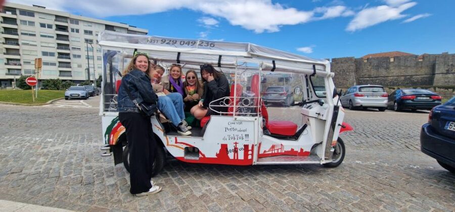 Porto: Tuk tuk Tours with Port Wine Tasting - The guides make or break the ride