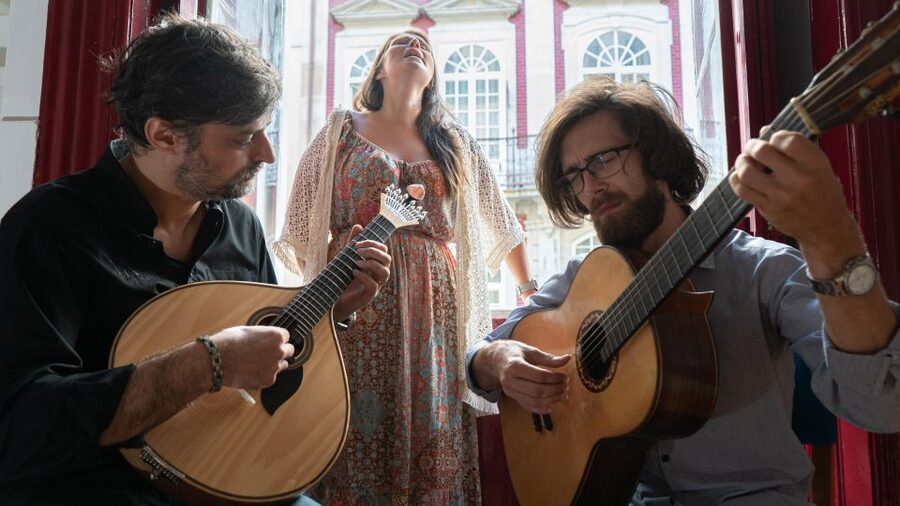 Porto: What is Fado? Commented Live Concert with Port Wine - Amália Rodrigues and the changing sound of Fado