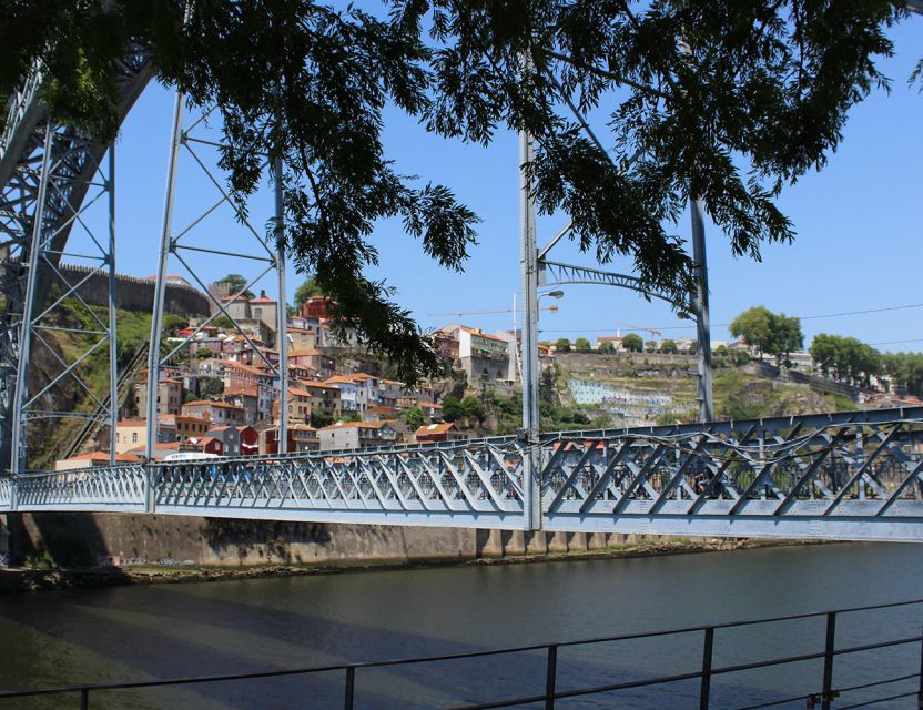 Porto: Wine Tasting with Tapas Walking Tour - Five wines, not just Port