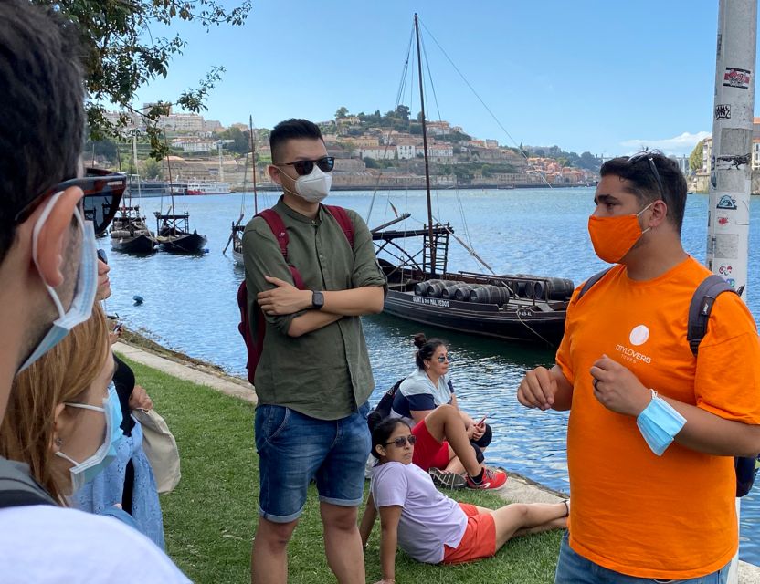 Porto: Wine Tasting with Tapas Walking Tour - Who should book it