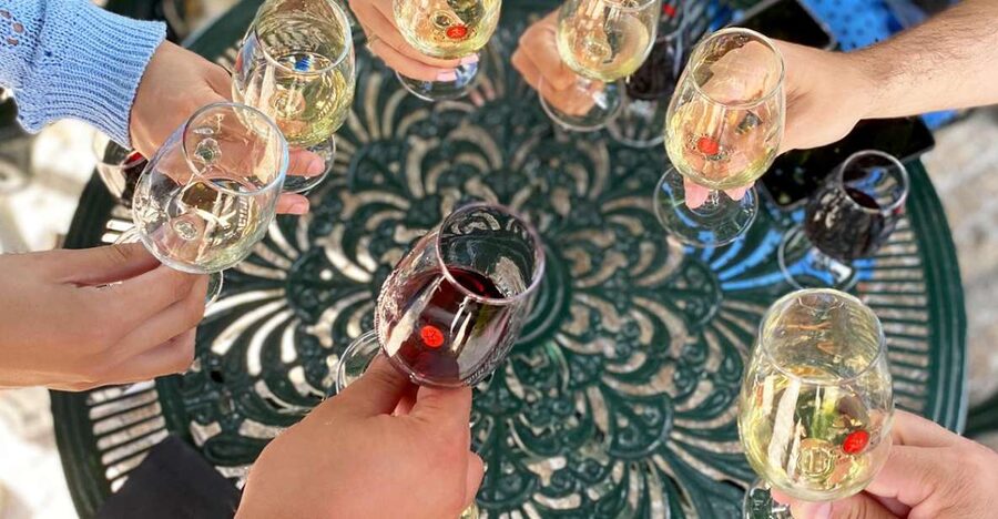Porto: Wine Tasting with Tapas Walking Tour - Meeting near the Douro River