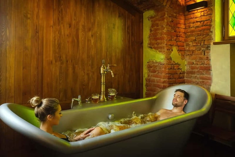Prague: Beer and Wine Spa Bath with Salt Cave Experience - Arrival, Lockers, and Getting Comfortable
