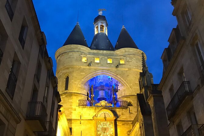 Private - Best of Bordeaux Walking Tour + Glass of Bordeaux Wine - Porte Dijeaux and the old city gates
