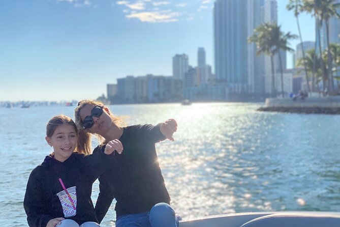 Private Boat Ride in Miami with Experienced Captain and Champagne - Millionaire Row, Star Island, and waterfront homes