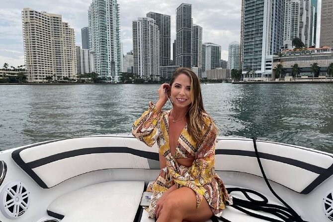 Private Boat Ride in Miami with Experienced Captain and Champagne - The captain can make or break the ride