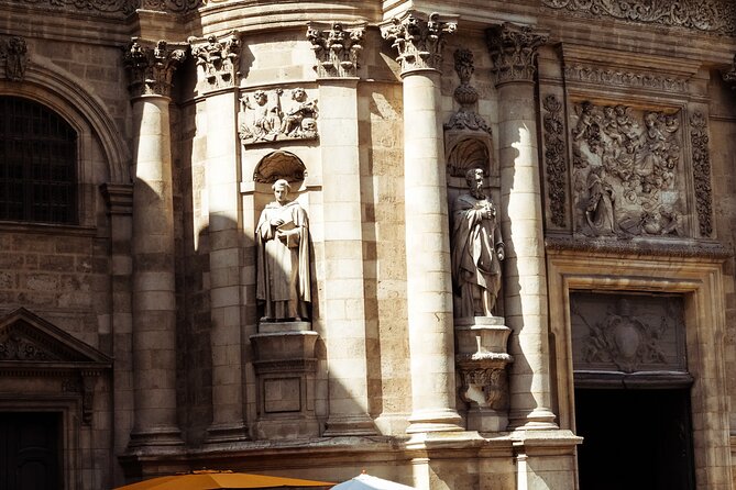 Private Bordeaux History Tour with a glass of Bordeaux wine. - Notre-Dame and the broad avenues
