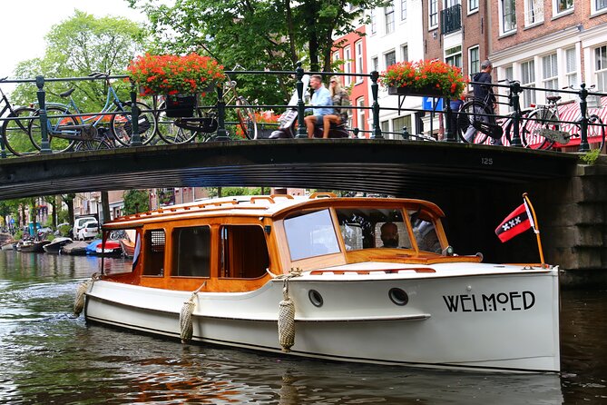 Private Champagne Canal Cruise in Amsterdam - The UNESCO canal ring at water level