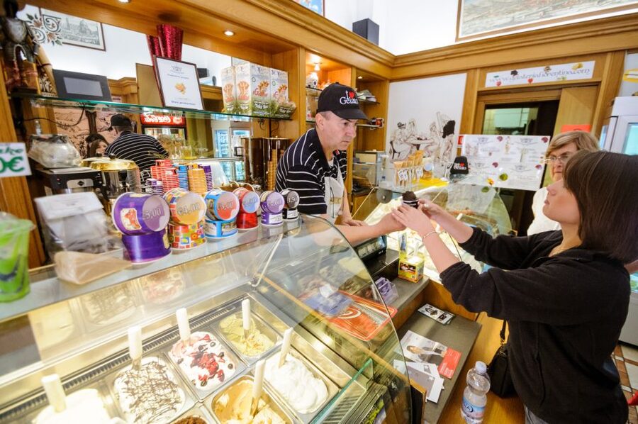 Private Flavors of Florence Walking Tour(Food&Wine Included) - Starting with a sweet welcome in central Florence