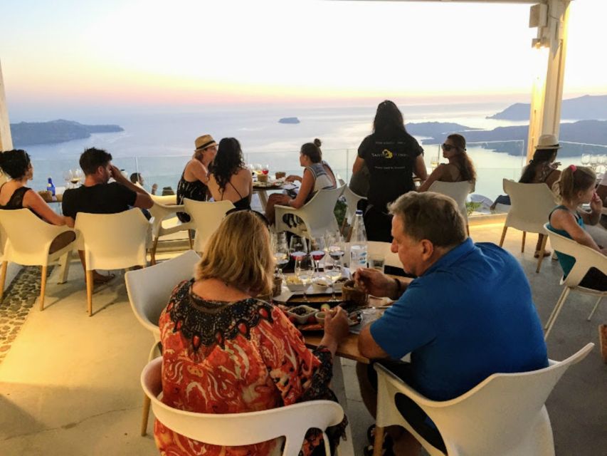 Private Group Visit to Akrotiri & 3 Wineries with Tastings - Akrotiri: a Bronze Age town under volcanic ash