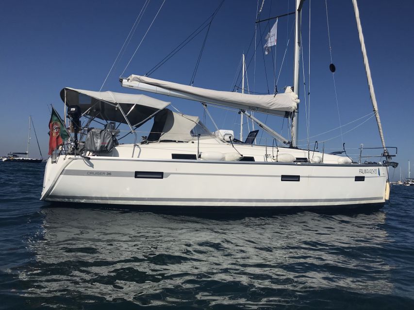 Private Romantic cruise with sparkling wine- 2-Hour- Lisbon - What the Two Hours Feel Like