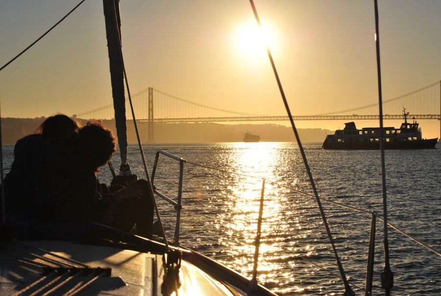 Private Romantic cruise with sparkling wine- 2-Hour- Lisbon - Should You Book It?