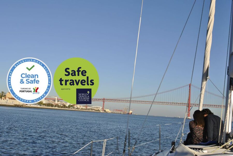 Private Romantic cruise with sparkling wine- 2-Hour- Lisbon - The Sparkling Wine and the Moment It Creates