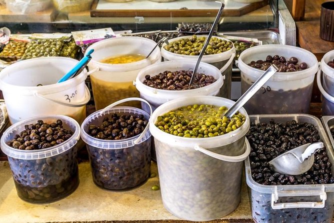PRIVATE Walking Tour with Lunch and Wine Tasting by a Sommelier - A Cretan lunch with more food than you may expect