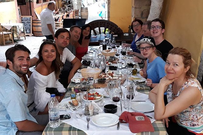 PRIVATE Walking Tour with Lunch and Wine Tasting by a Sommelier - How the timing works from 10 a.m. to mid-afternoon