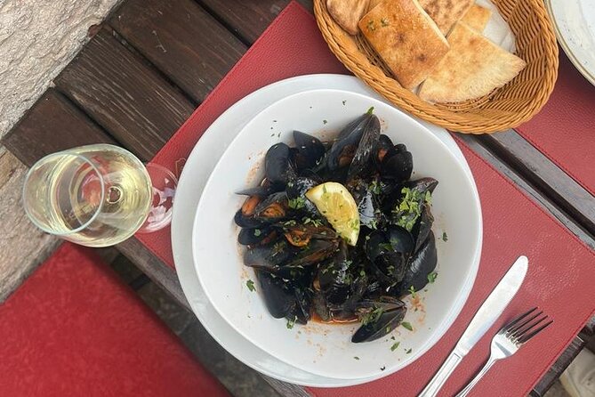 Private Walking tour with Wine and Food - Practical details that affect your day