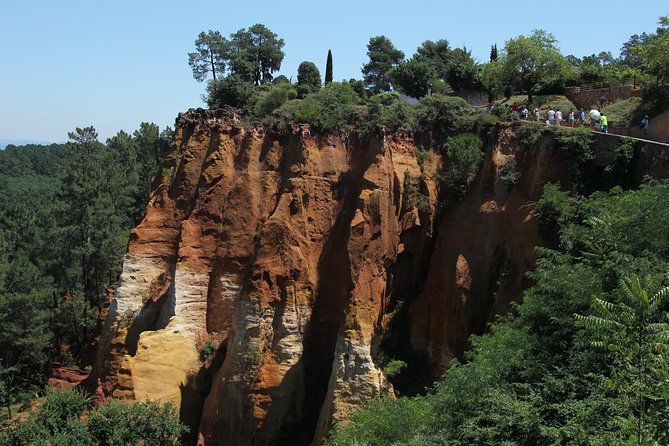 Provence Wineries and Luberon Villages Day Trip from Aix-en-Provence - Bonnieux is a quick viewpoint stop