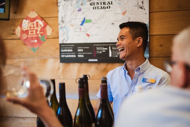 Queenstown: Afternoon Wine & Beer Tour with Platters - How the small group affects the experience
