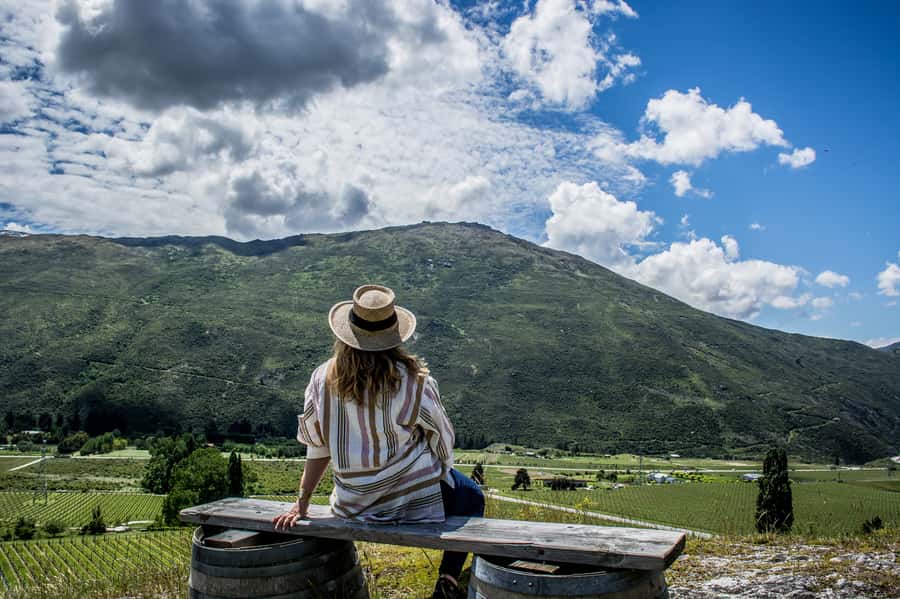 Queenstown & Gibbston Valley: Hop-On Hop-Off Wine Tours - Arrowtown gives the day a useful pause
