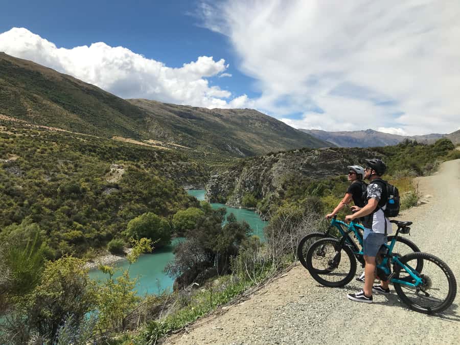 Queenstown: Guided E-Bike Tour with Winery Visits & Tastings - Should you book the Ride to the Vines tour?
