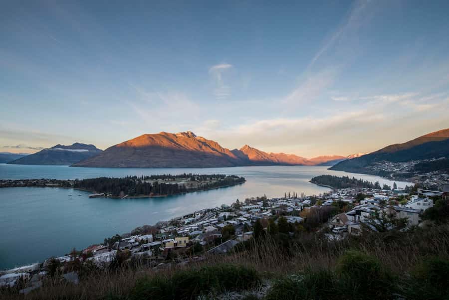 Queenstown: Scenic Highlights, Tour with Wine & Lake Cruise - Why this tour works for a first Queenstown day