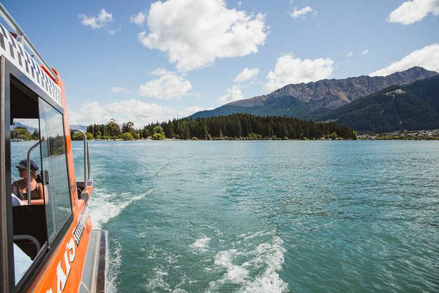 Queenstown: Scenic Highlights, Tour with Wine & Lake Cruise - Watching the action at Kawarau Bungy Bridge