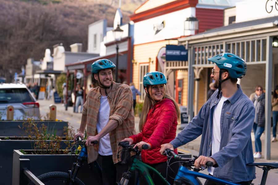 Queenstown: Self-Guided Gibbston Valley Wineries Bike Tour - Kawarau Bridge and the first major landmark