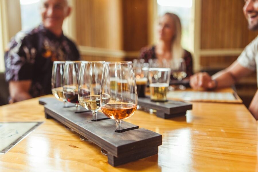 Queenstown: Twilight Wine and Craft Beer Tour - Who should book this Queenstown tasting trip?