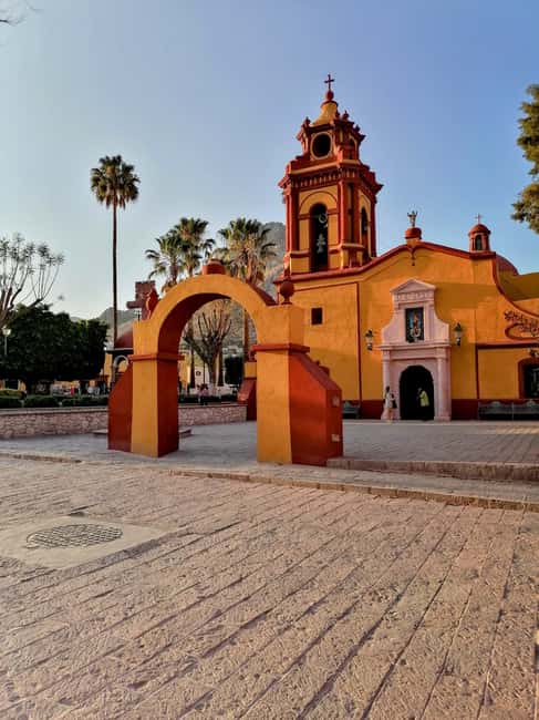 Querétaro: Bernal & Tequisquiapan Trip with Wine & Cheese - Bernal and the monolith that sets the tone