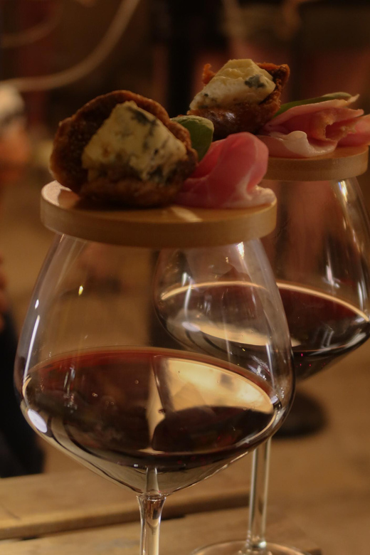 Romantic Wine Tasting Experience at Koccio Valletta - How the 90-minute tasting unfolds