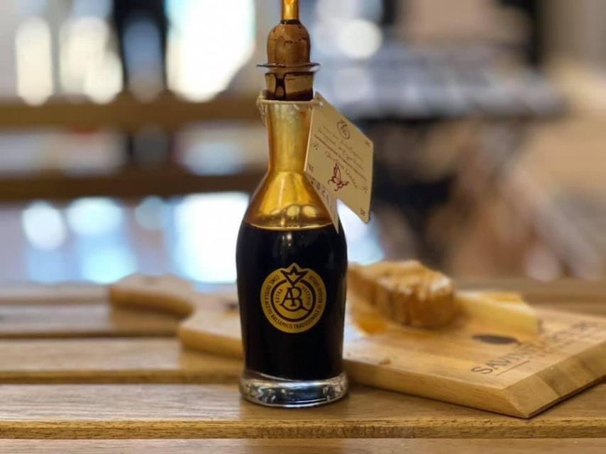 Rome: Authentic Roman Restaurant Dining Experience & Wine - Timing, access, and booking details
