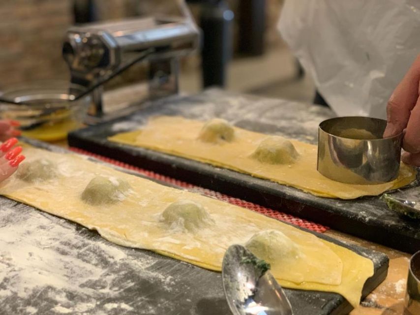 Rome: Authentic Roman Restaurant Dining Experience & Wine - The food: familiar Roman dishes and a full meal