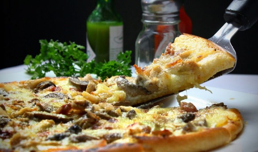 Rome: Food Tour and Wine Tasting in a Traditional Trattoria - What the guides add to the food