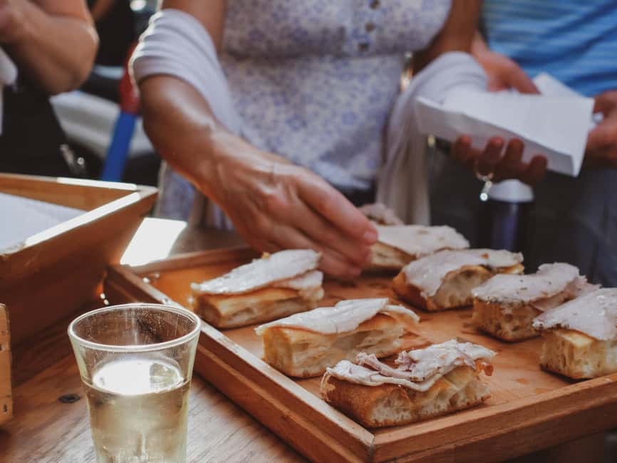 Rome: Guided Food Walking Tour with Wine in Trastevere - The guides are a major part of the value