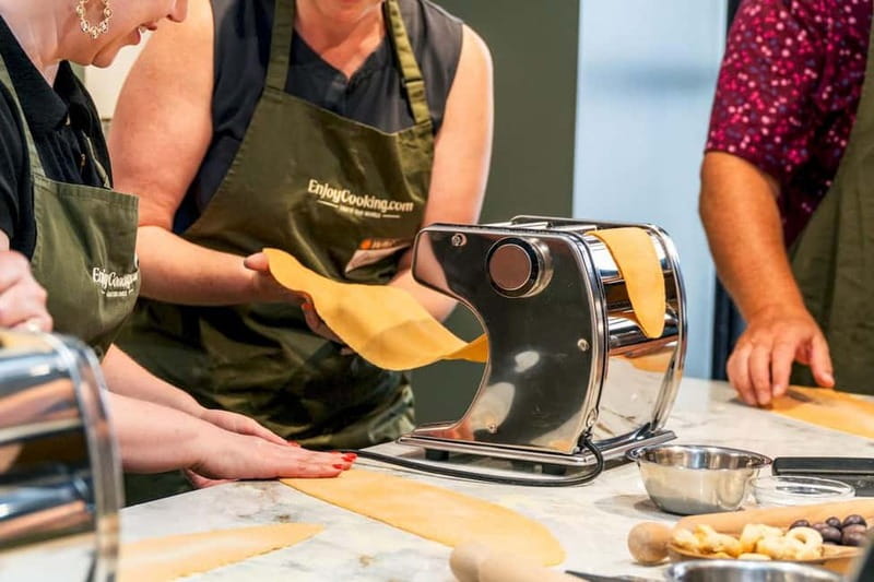 Rome: Hands-On Pasta & Tiramisu Class with Unlimited Wine - Why this class works so well in Rome