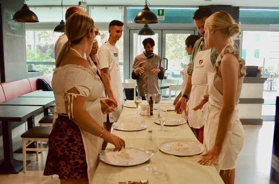 Rome: Hands-On Pizza Making Class near the Vatican with Wine - Starting above the Trionfale Food Market
